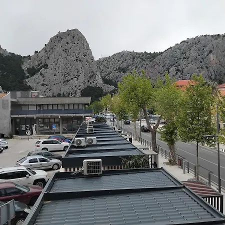 Kenova - Center Apartment *