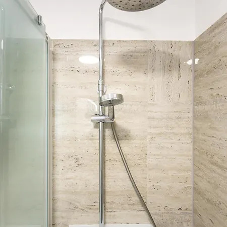 Kenova - Center Apartment *