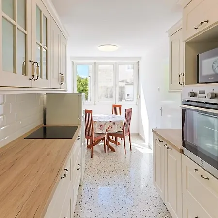 Apartment Kenova - Center Omis