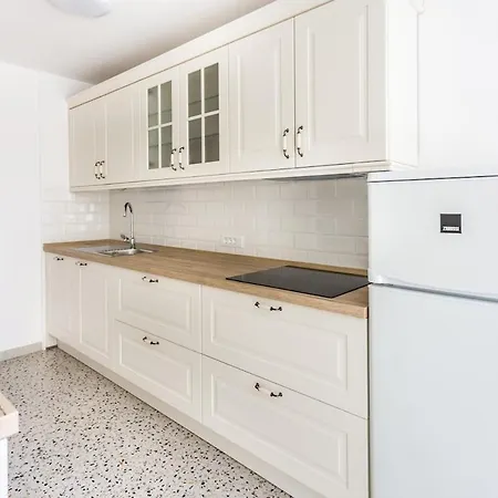 Kenova - Center Apartment