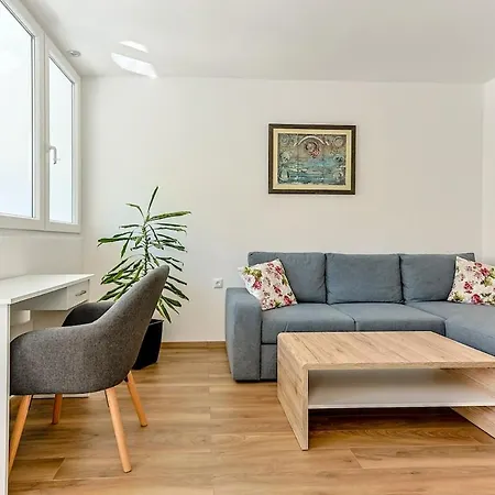 Kenova - Center * Omis